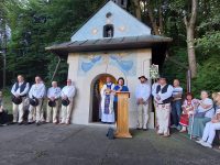 2025-08-05-Rozaniec-Msza-na-studzience-z-udzialem-Rodziny-szkaplerznej-i-kapeli-goralskiej 000
